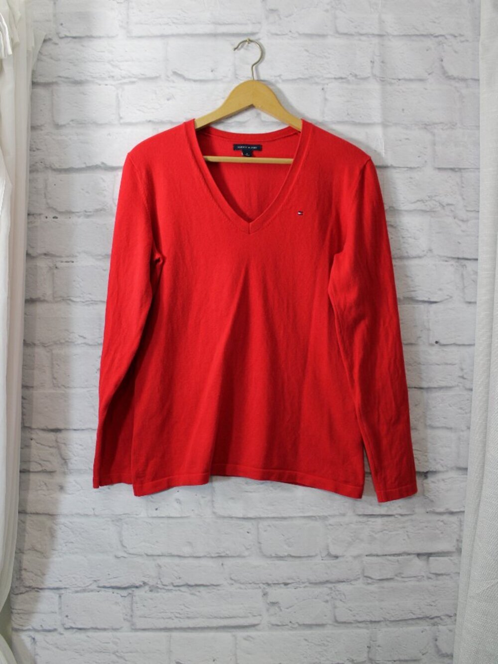 Tommy Hilfiger Medium Bright Red Classic V Neck Longsleeve Holiday Sweater (Flaw